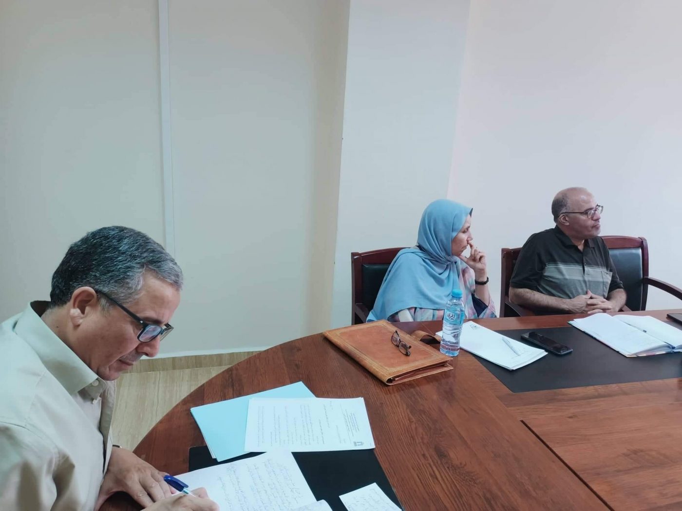 You are currently viewing اجتماع بخصوص ملف الإنتقال الى القطب الجامعي الجديد الشهيد دريد عبد المجيد ببولحاف الدير.