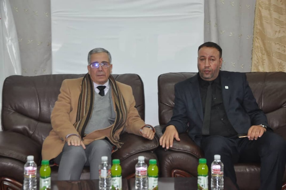 You are currently viewing إدارة الجامعة تحتفي بالطلبة المبتكرين.