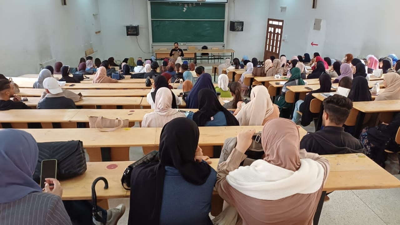 You are currently viewing سلسلة النوافذ المفتوحة على الواجهات