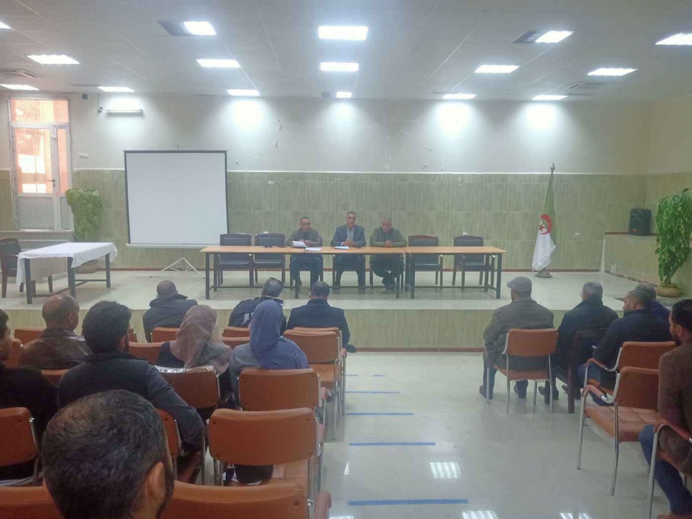 You are currently viewing اجتماع تنصيب مجلس إدارة الكلية