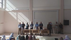 Read more about the article الشروع في تسليم بطاقة الطالب الالكترونية خلال اللقاء الترحيبي